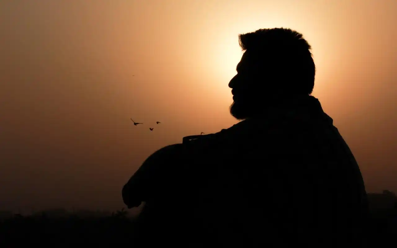 一个孤独沧桑的人