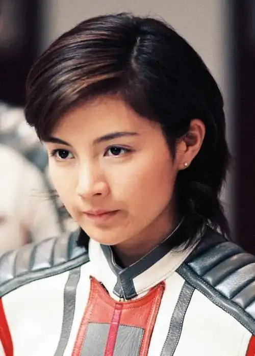 大古女友丽娜来了,我小时候觉得丽娜很漂亮,跟大古好配 删除 赞 (29)