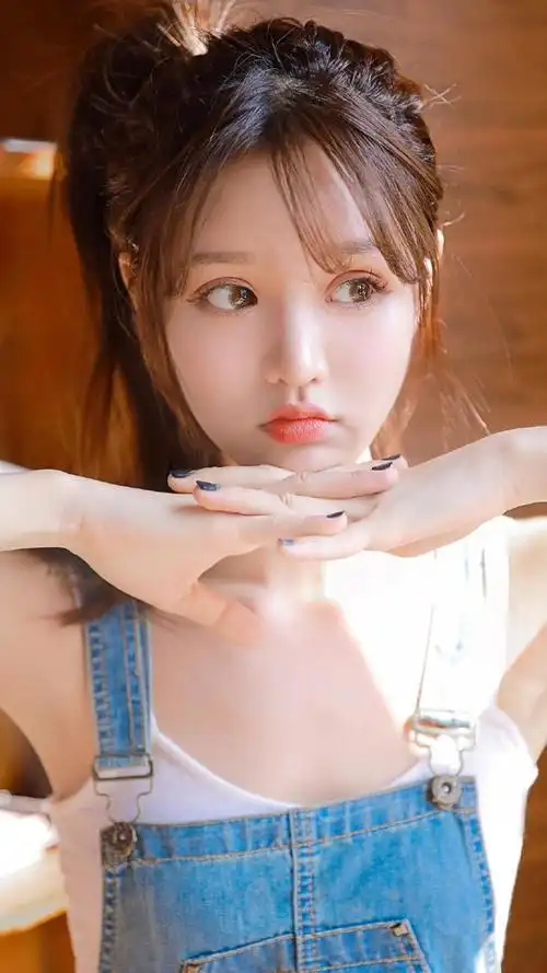 甜美可爱小姐姐居家清纯写真