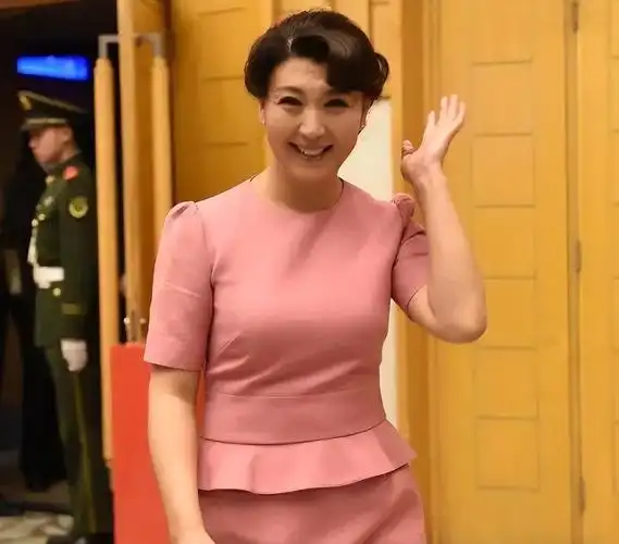 闫学晶个人资料简介(闫学晶:农村出来的"草根明星",国家一级演员)