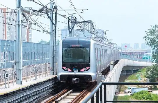 住在地铁最后一站的蓉漂从地铁开始解锁成都