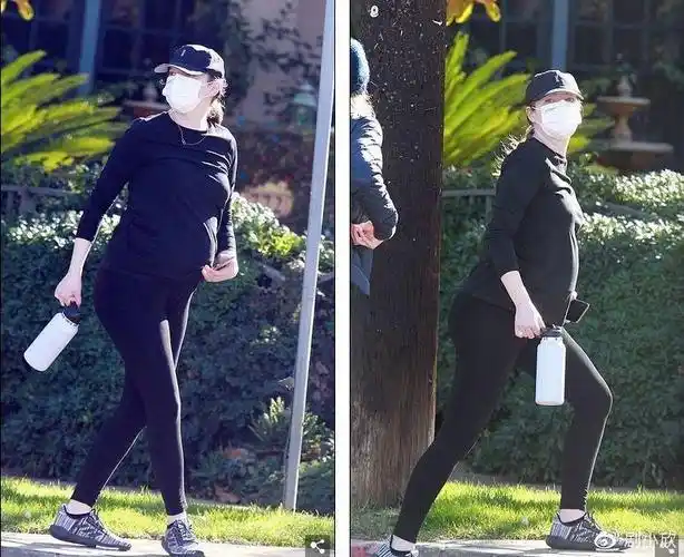 石头姐露馅了怀孕街拍肚子圆润临产在即穿瑜伽裤现好身形