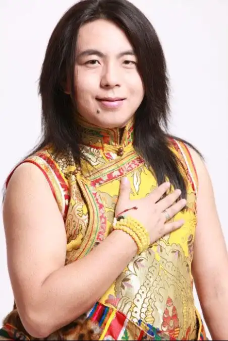 索南扎西《姑娘我爱你》蓄势待发 歌友会遭拥吻