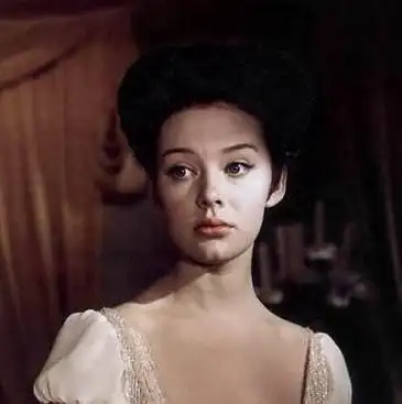 提个冷门的,苏联版《战争与和平》中娜塔莎的扮演者柳德米拉