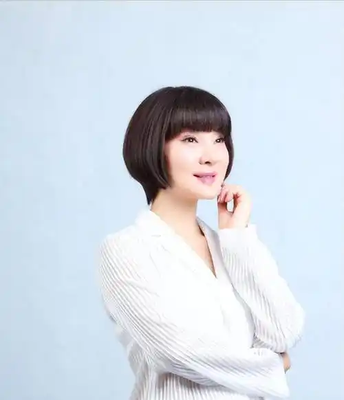 歌手陈红:当年红极一时,分手后被前夫告上法庭,53岁容貌大变样_李军