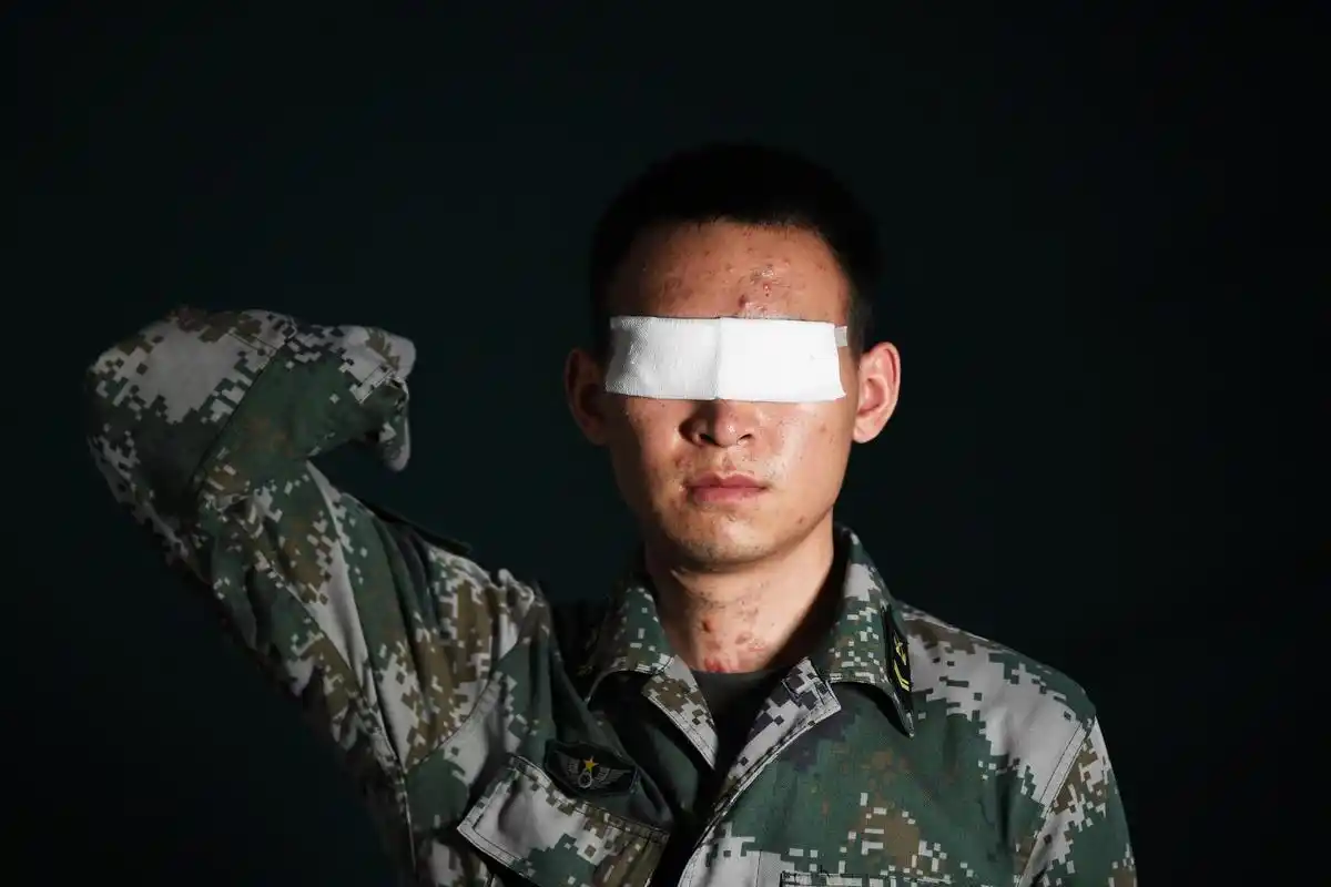 新时代最可爱的人——"时代楷模""排雷英雄战士"杜富国采访手记