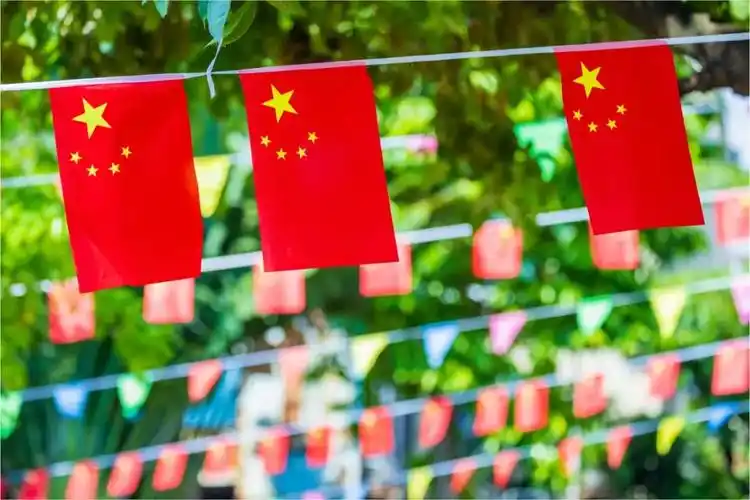 国旗飘扬小榄尽显中国红