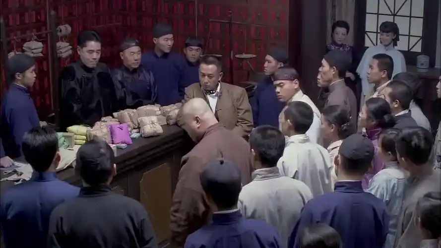 青青真是看热闹不嫌事大,竟然还要让田子行抽他,太猛了