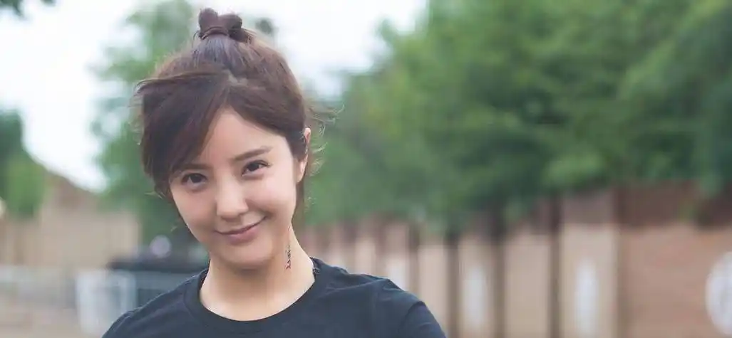 《青春期》一夜成名,赵奕欢演艺事业腾飞!