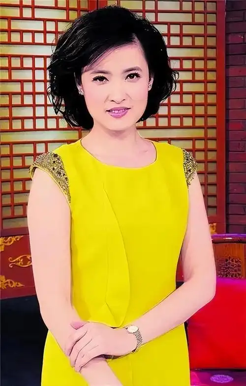 回顾美女主持人桑晨曾因身材高挑落选舞蹈学院如今成人生赢家