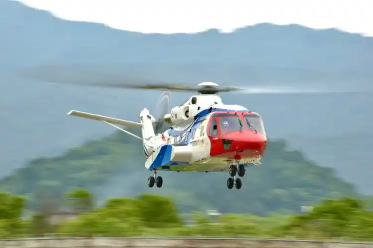 我国航空应急救援装备再添利器ac313a大型直升机首飞成功