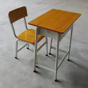 学校课桌椅子图片