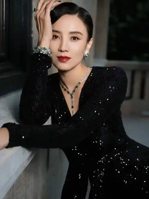 宋佳周迅同窗合影_照片_友情_成为了