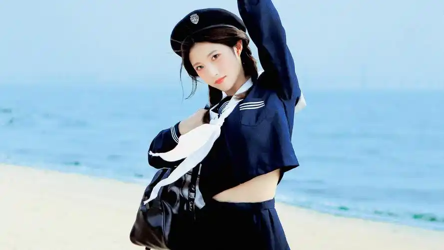 海边水手服美女写真