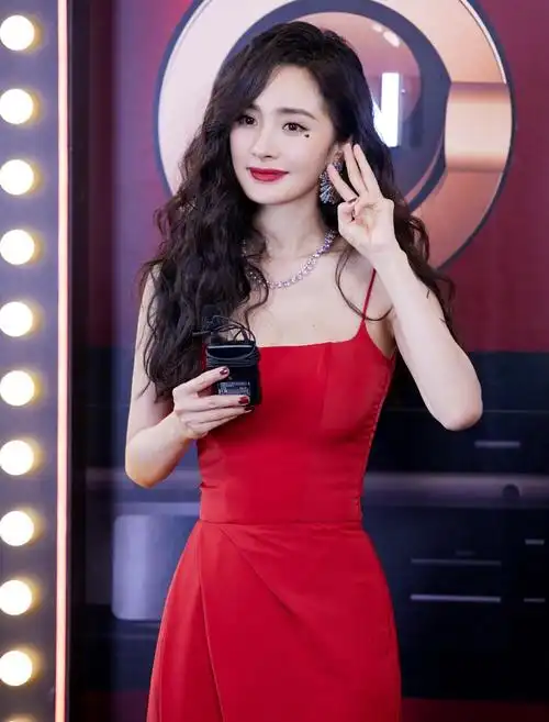 当妮downy代言人/杨幂"一日老板"