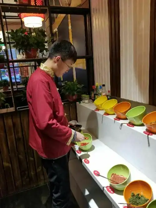 吉大力旺八年八班董旭阳社会实践–––火锅店服务员