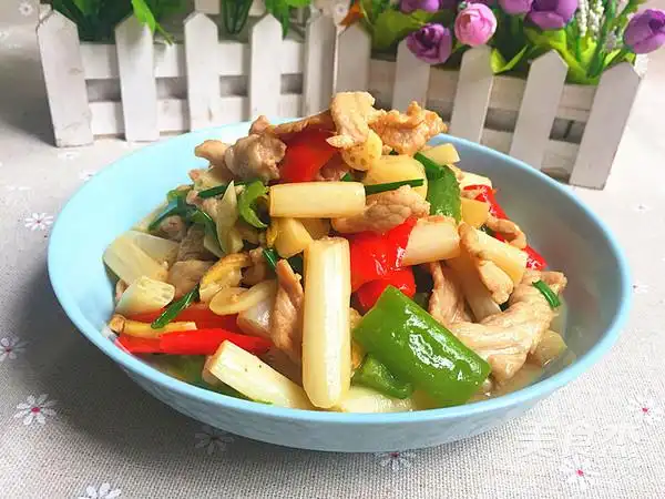 肉片炒泡椒藕带的做法