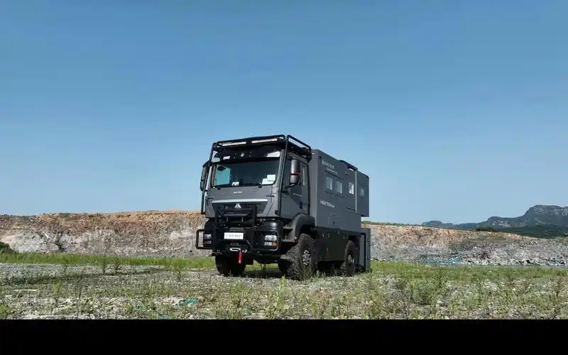 中国新重汽曼恩拓越野房车 豪沃460马力超豪华