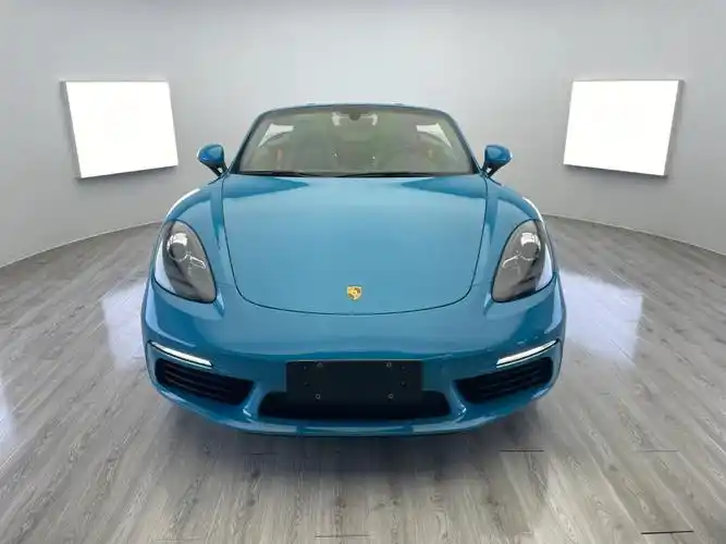 16年上牌的718boxster 迈阿密蓝黑内 仅4万km 感兴趣私信吧#保时捷718