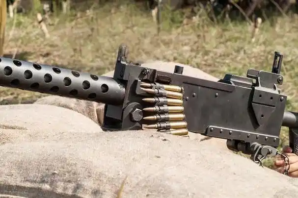 解放军04式自动榴弹发射器,轻便灵活,能车载能步兵携带