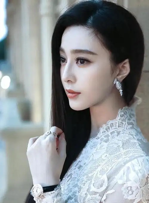 范冰冰情史:多位大佬为她疯狂为了资源付出一切,情定李晨却分手