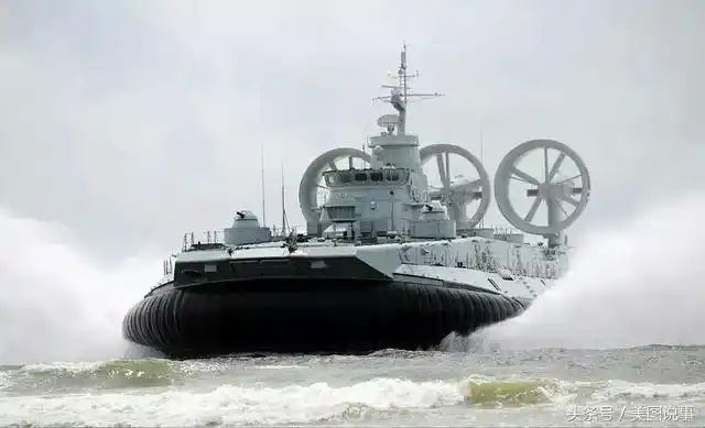 中国批量生产装备"野牛"级气垫登陆艇系列图片