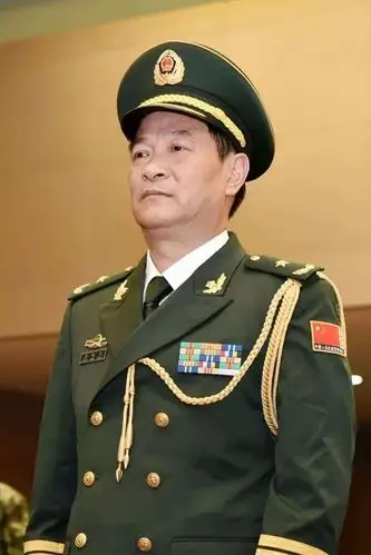 武警北京总队副司令员 孔令强这次晋升武警少将警衔的分别是:5月4日