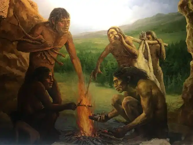 这是古代非常聪明的原始人的"钻木取火"