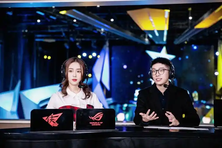 职业战队美女解说8月14日上越牛看电竞挑战赛