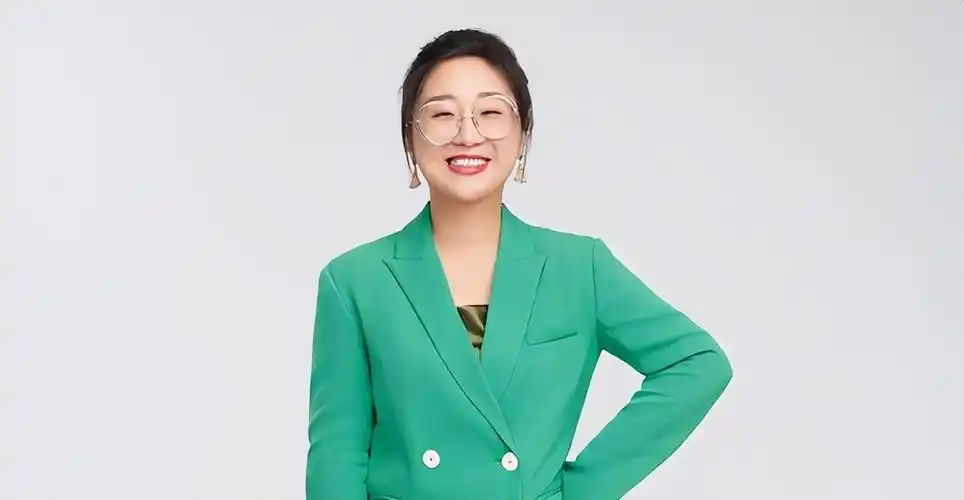 傅首尔个人资料简介(能言善辩的傅首尔,为何嫁给咸鱼老公?