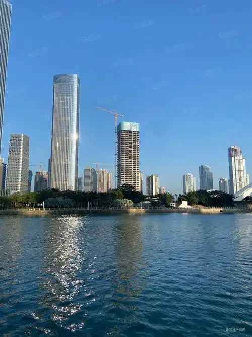 华发广场横琴湾4室2厅2卫133.13㎡东北560万