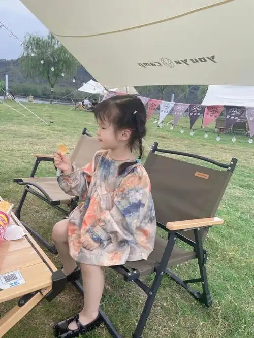 小茉的每个瞬间都被捕捉到镜头里