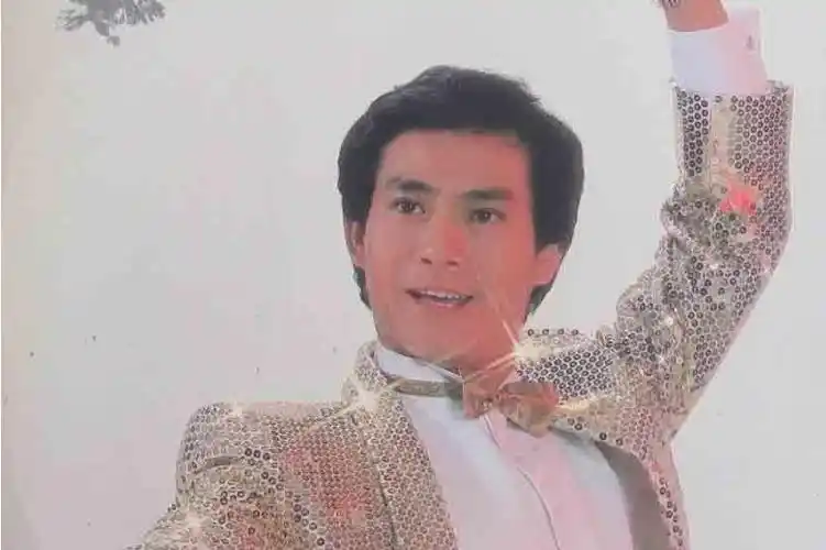 是邓伟雄填词,顾嘉辉谱曲,郑少秋演唱的一首单曲,为无线电视剧《飞鹰