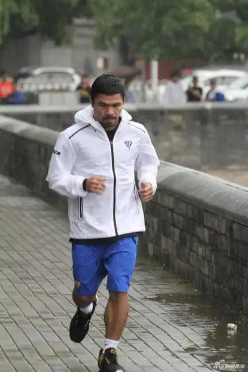 菲律宾拳王帕奎奥从地狱到天堂只有一个拳头的距离