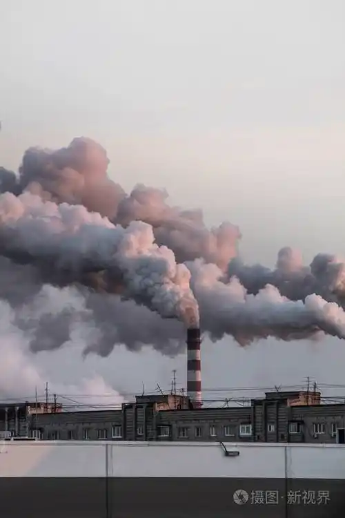 重烟工业烟囱造成空气污染问题