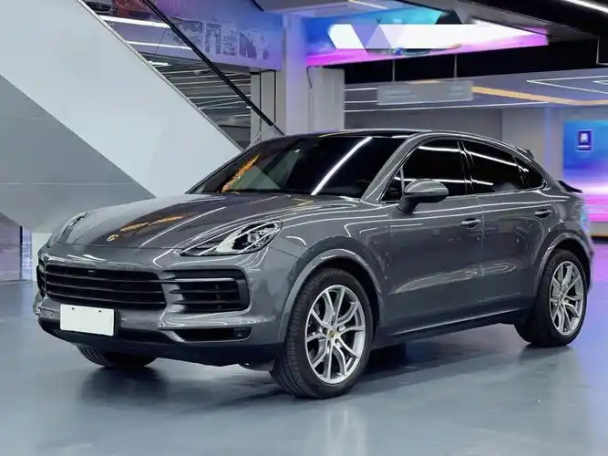 保时捷卡宴coupe石英灰波尔多红内