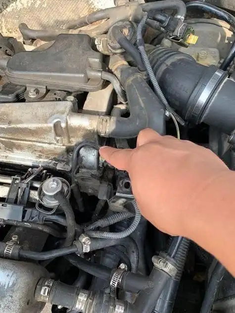 宝来经典刹车真空管安装