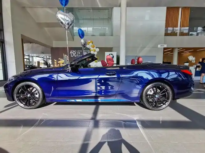 宝马4系敞篷轿跑车实拍简评,造型拉风,软顶敞篷曲线更为优雅