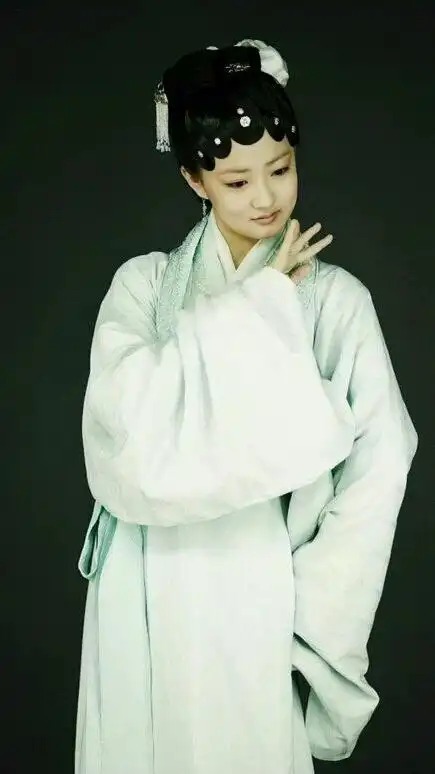 娱乐徐璐14岁出道时出演的第一部影视剧红楼梦小薛宝琴