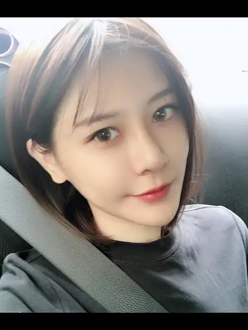 今天好不容易发了个朋友圈晒晒自己的自拍,发现好多人_圈子-新氧美容