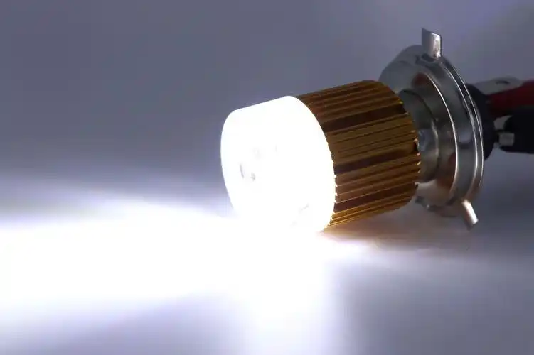 跨境热销摩拖车灯电动车灯12v h4 ba20dled大灯灯泡4灯珠爆闪车灯