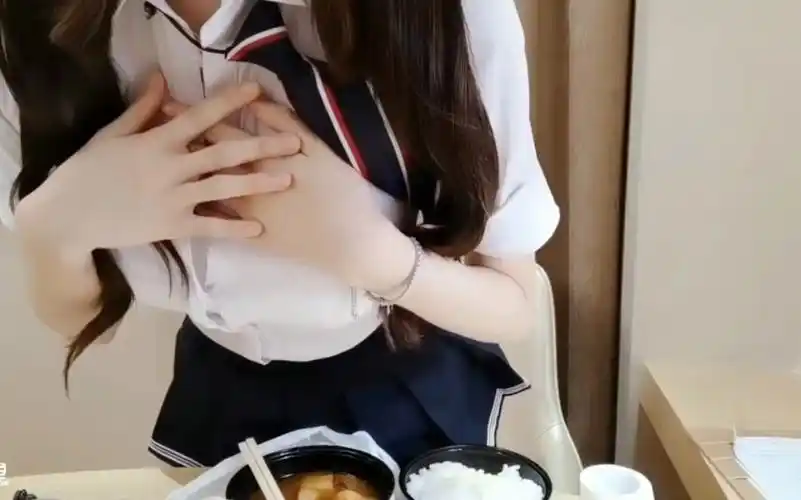 王羽杉 酒店直播表演撒娇吃鸡 第四集