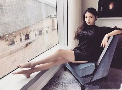 中国腿精徐冬冬撞上韩国长腿女神郑秀妍谁才是亚洲第一腿精