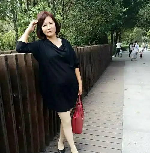 46岁离异女征婚照片(id:93276035)_浙江台州征婚交友_珍爱网