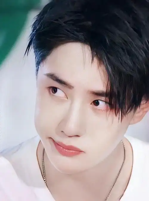 王一博奶膘不仅是待在脸上的肉肉还是跳舞时加入战局的好友