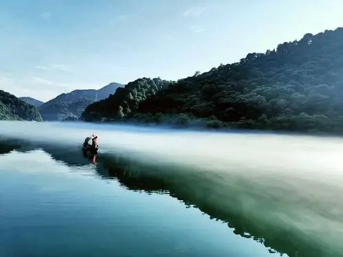 湖南郴州东江风景区之雾锁小东江