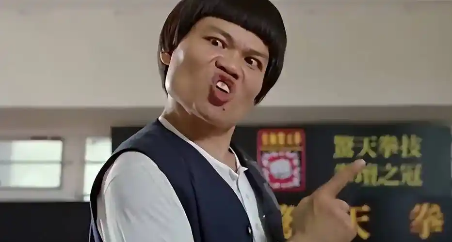 作为香港电影圈的黄金配角,八两金曾出演过《食神》,《喜剧之王》等