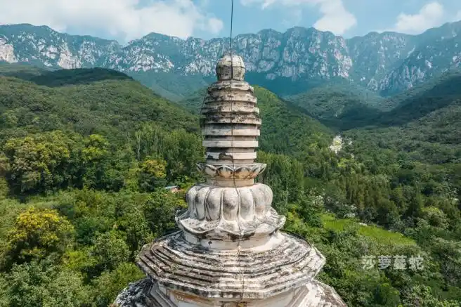 航拍#位于河南省郑州市登封市嵩阳街道太室山南麓嵩阳景区嵩岳寺内