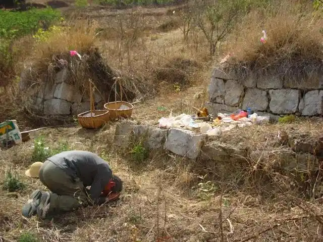 为啥农村老人说"女婿不上丈家坟,上坟丢了丈家人"到底啥意思?