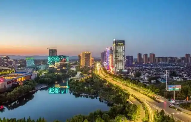 中国百强县之浙江省湖州市长兴县:位于太湖沿岸,县城规模也很大